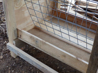 5 Acres A Dream Hay Feeder