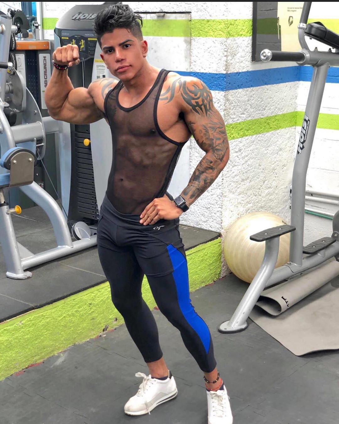 96086942_898741523978320_354450535045736