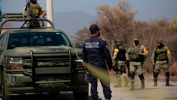 URGENTE: Sicarios atacan autobús llenó de policías en Tamaulipas, se teme lo peor