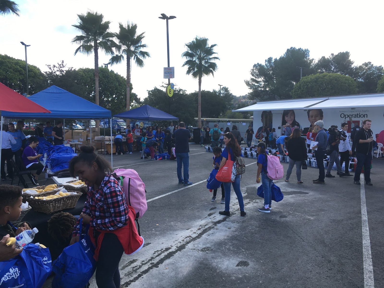 "Day of Giving" 2017 Volunteer Event KicksOff at Universal Studios