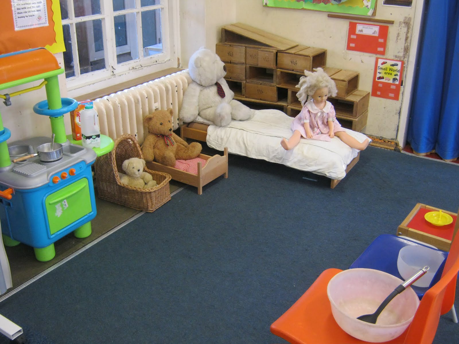 Reception Goldilocks and The Three Bears Role play area