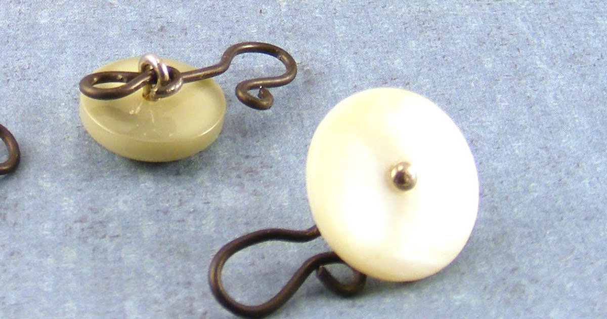 Make a Hook Clasp Using a Shank Button / The Beading Gem