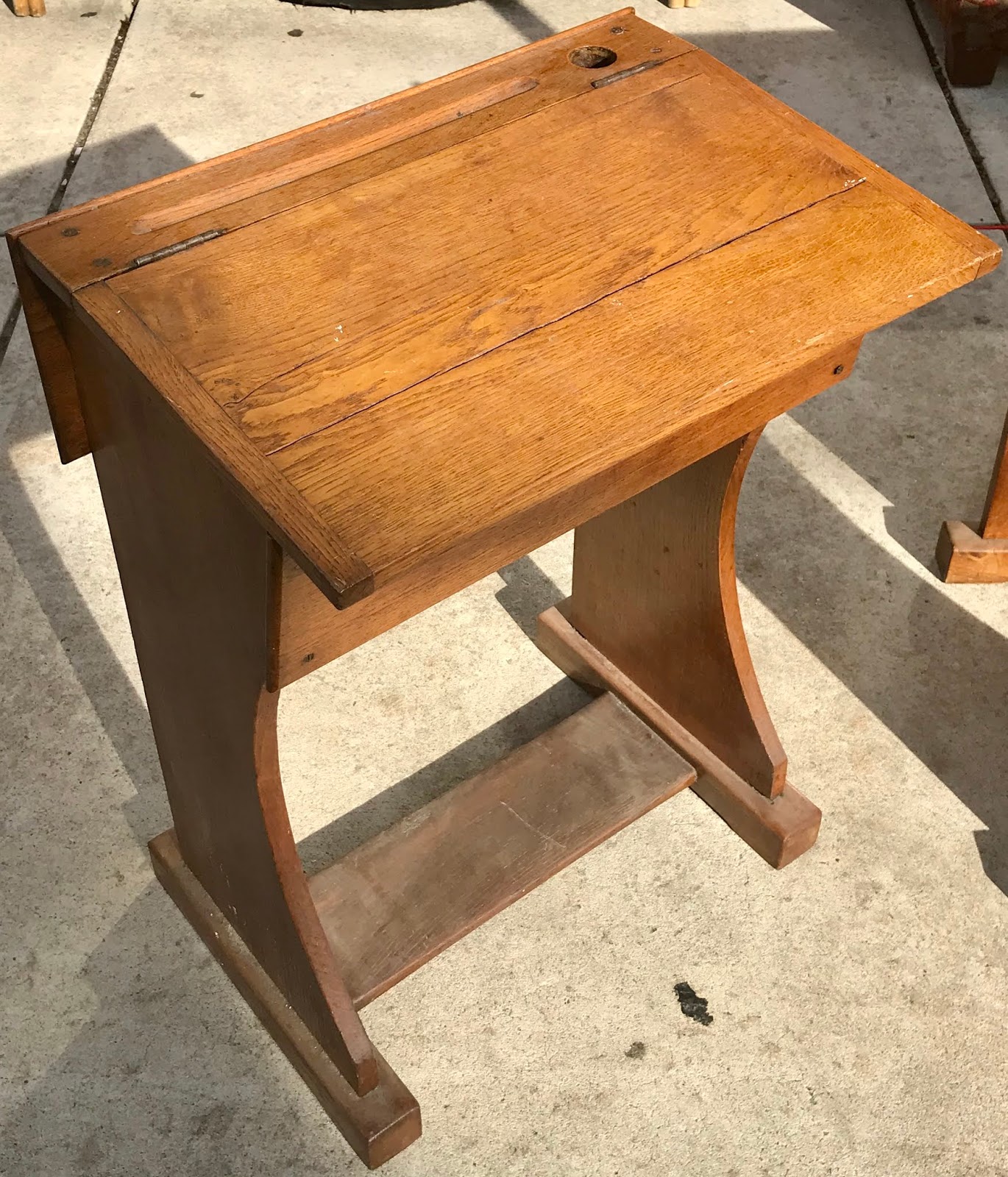 Uhuru Furniture & Collectibles 470138 Vintage Oak School Desk 55 SOLD