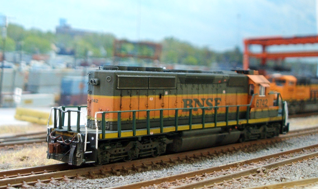 Land Sea Air & Space BNSF 6742, SD402 Kato N scale