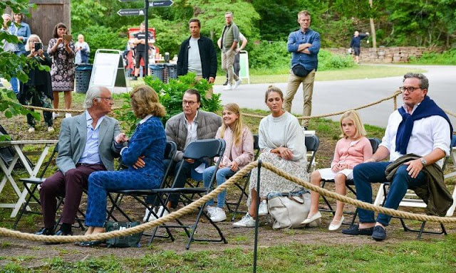 King Carl Gustaf, Queen Silvia, Prince Daniel, Princess Estelle, Princess Madeleine, Princess Leonore and Christopher O´Neill