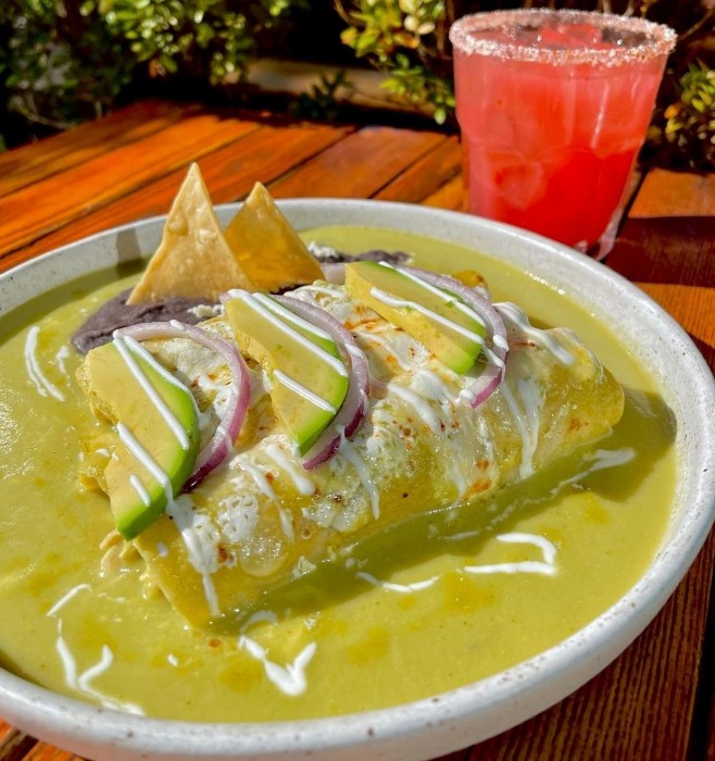 Enchiladas Verdes Cremosas