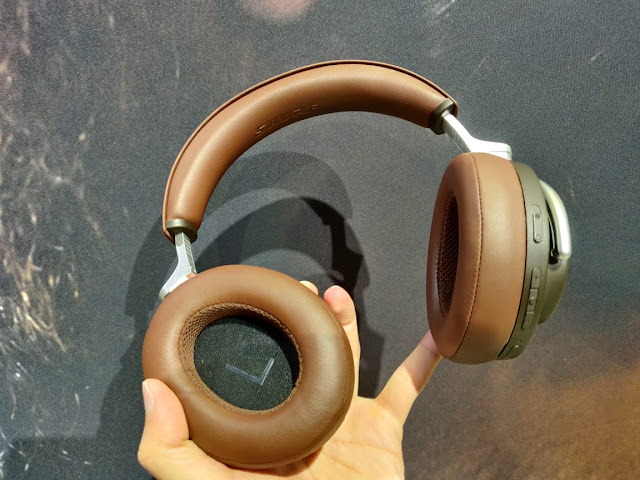 Best Active Noise Cancelling Headphones and Earphones