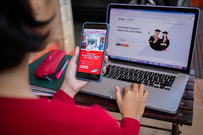 Kabar Bagus Bagi Lulusan Terbaik SMA, Telkomsel Siapkan Beasiswa Ikatan Dinas
