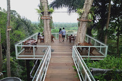 Bersantai di Kafe Tebing Jember Taman Botani Sukorambi