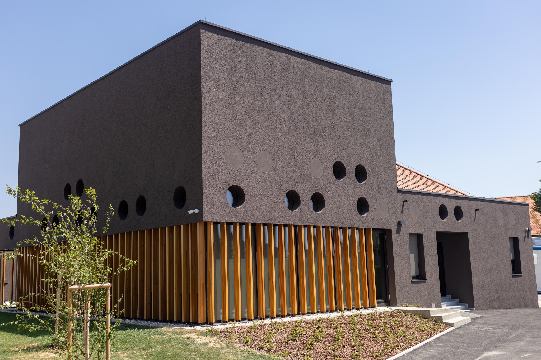 The new multi-purpose complex at Pobrežje Cemetery