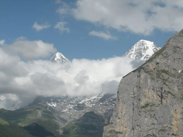 Munch and Jungfrau mountain peaks viewed from Mürren