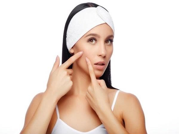 Cách chăm sóc da mặt không để lại thâm sau khi nặn mụn - Ảnh 4