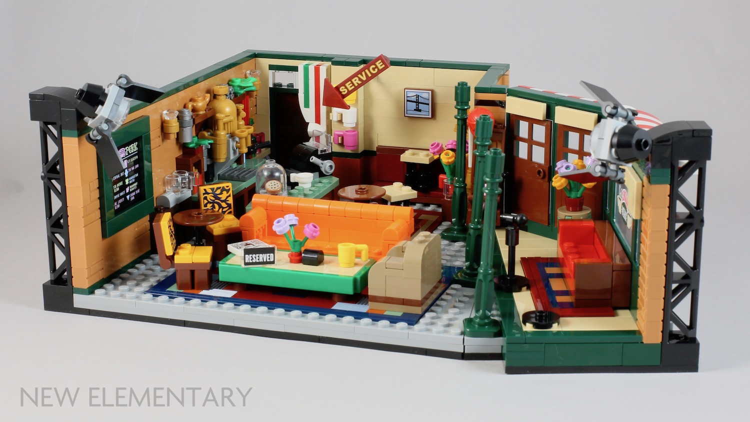 LEGO Ideas 21319 Friends Central Perk - could it BE any more 90's? [Review]  - The Brothers Brick