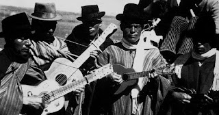 PERIODISTAS DE LAS CALLES: HISTORIA DEL PASILLO ECUATORIANO