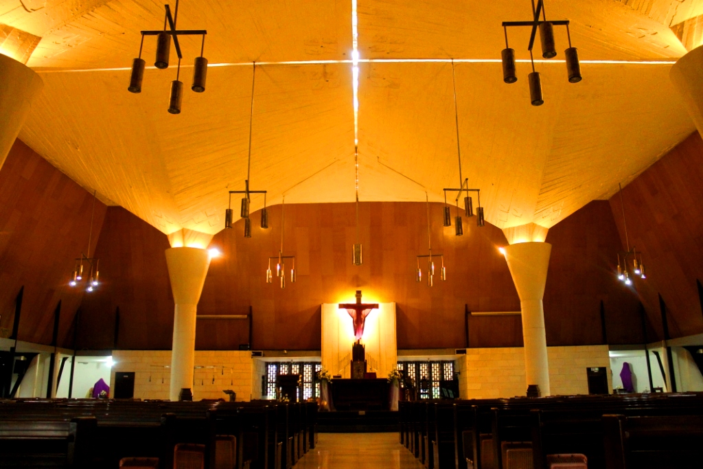 Fotografi Gereja Katolik di Indonesia: Gereja Katolik Salib Suci