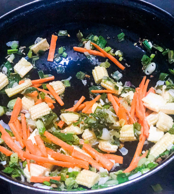 Hakka noodles recipe - How to make Vegetable Hakka Noddles Hakka noodles recipe - How to make Vegetable Hakka Noddles
