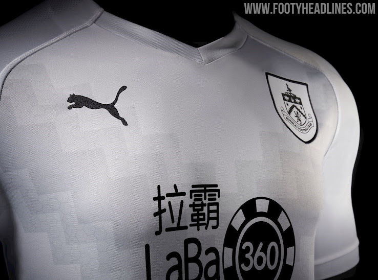 burnley 3rd kit