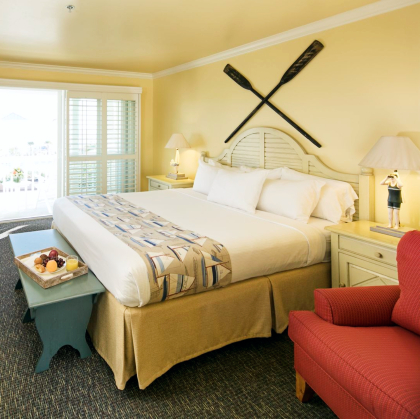 Hotel Rooms Decorated with a Coastal Beach Nautical Theme