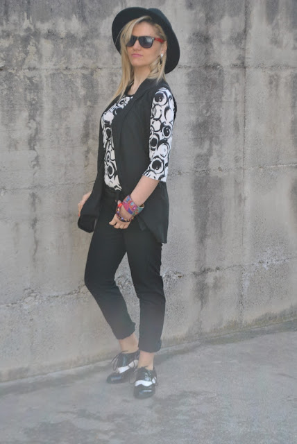 outfit pantaloni neri come abbinare i pantaloni neri abbinamenti pantaloni neri black pants how to wear black pants how to combine black pants black pants street style outfit aprile 2016 outfit primaverili spring outfit april outfit mariafelicia magno fashion blogger color block by felym fashion blogger italiane fashion blog italiani fashion blogger milano blogger italiane blogger italiane di moda blog di moda italiani ragazze bionde blonde hair blondie blonde girl fashion bloggers italy italian fashion bloggers influencer italiane italian influencer