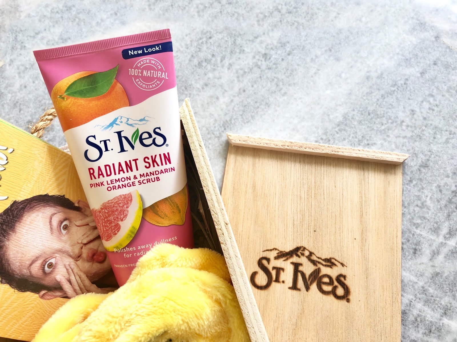 Káº¿t quáº£ hÃ¬nh áº£nh cho St.Ives Radiant Skin Pink Lemon Scrub