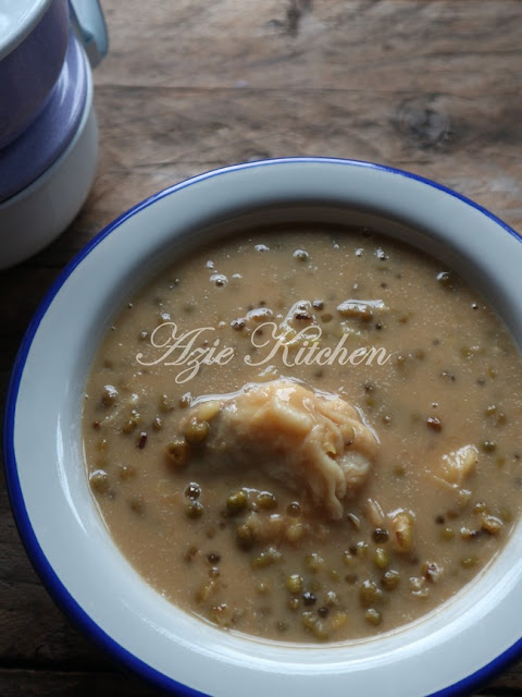 Bubur Kacang Hijau Dengan Durian