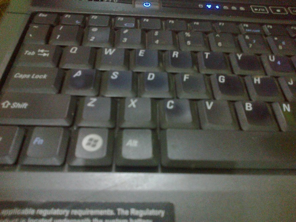 cik azz Cara nak pasang balik keyboard key laptop Dell yang tercabut...