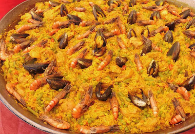 seafood-paella-food-pictures-that-will-make-you-hungry