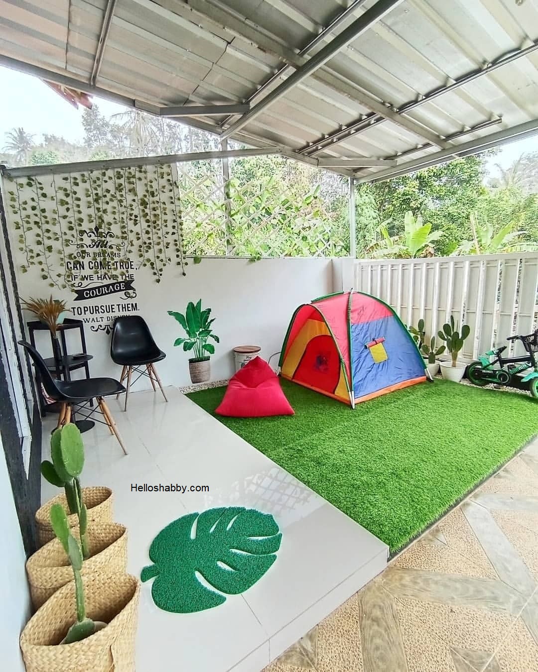 Inspirasi Taman Teras dengan Perpaduan Rumput yang Menggerakkan (Area