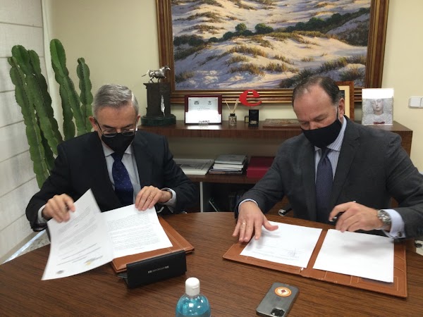 La Fundación Caja Rural del Sur y la Hermandad de la Soledad de San Lorenzo firman un acuerdo para el Proyecto Azarías La Fundación Caja Rural del Sur y la Hermandad de la Soledad de San Lorenzo firman un acuerdo para el Proyecto Azarías