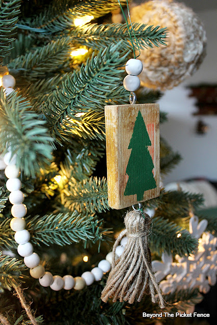 Easy DIY Ornaments Made From Blocks