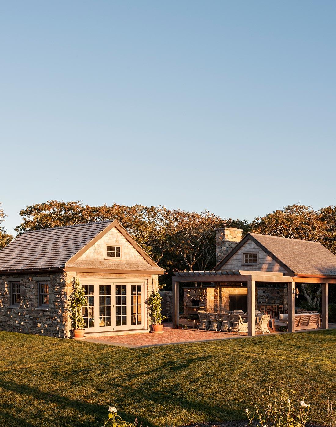 Décor Inspiration: A Stunning Summer Getaway on Martha’s Vineyard Decorated by Mark Cunningham