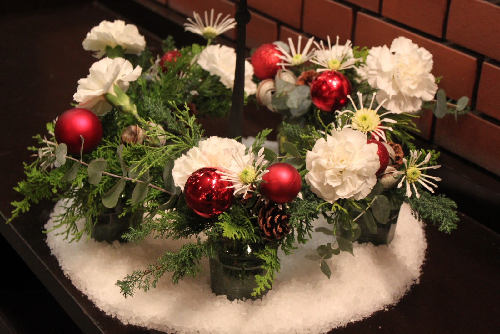 hanamai, the ikebana blog Christmas Ikebana in the Snow