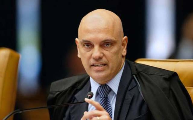 Alexandre de Moraes defende inquérito sobre fake news