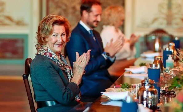 Crown Prince Regent Haakon and Queen Sonja received the health authorities of Norway at the Royal Palace. Crown Princess Mette-Marit