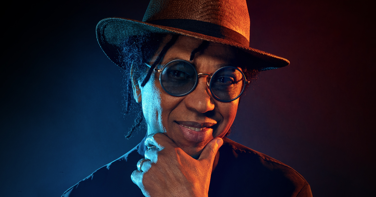 Cantor De Oceano E Eu Te Devoro Upira Cantor Djavan Se Apresenta Em Montes Claros Dia 17 De Agosto