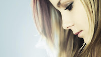 Avril_Lavigne_Celebrity_Singer (1)