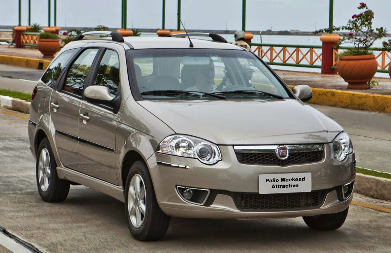Fiat lança linha 2015 da Palio Weekend
