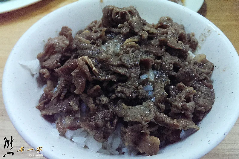 賴家羊肉焿羊肉羹魷魚羹赤肉羹|三峽平價小吃美食|三峽民生街美食
