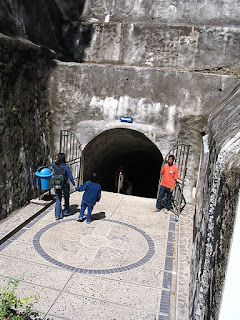 https://id.wikipedia.org/wiki/Lubang_Jepang_Bukittinggi