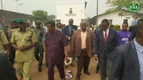 Photos: Pastor Adeboye Visits Kirikiri, Donates Gift Items