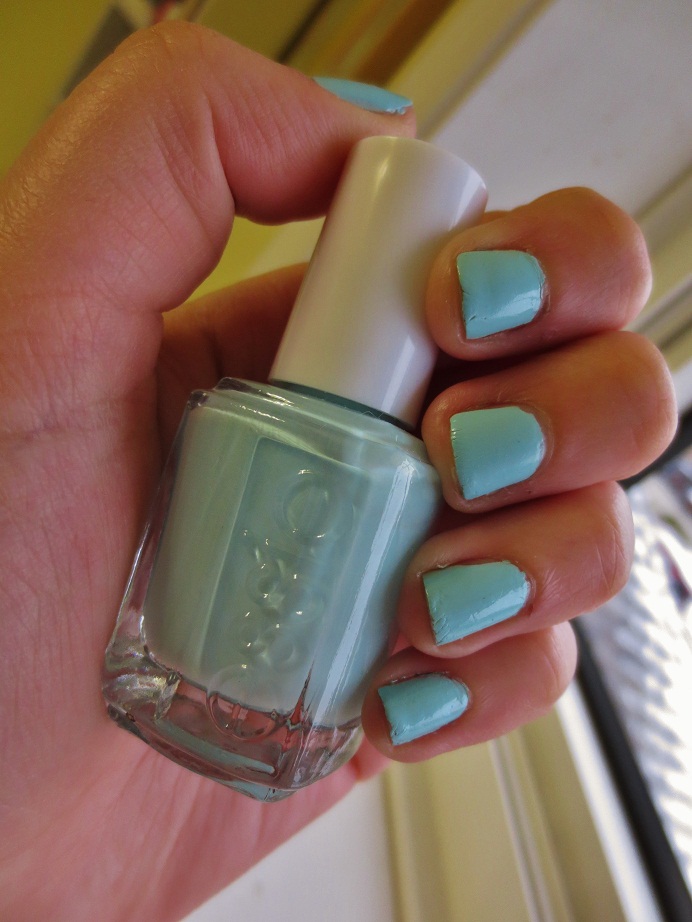 Vibrant, Vivacious, Veracious Beauty Blog Nail of the Day Essie Mint Candy Apple