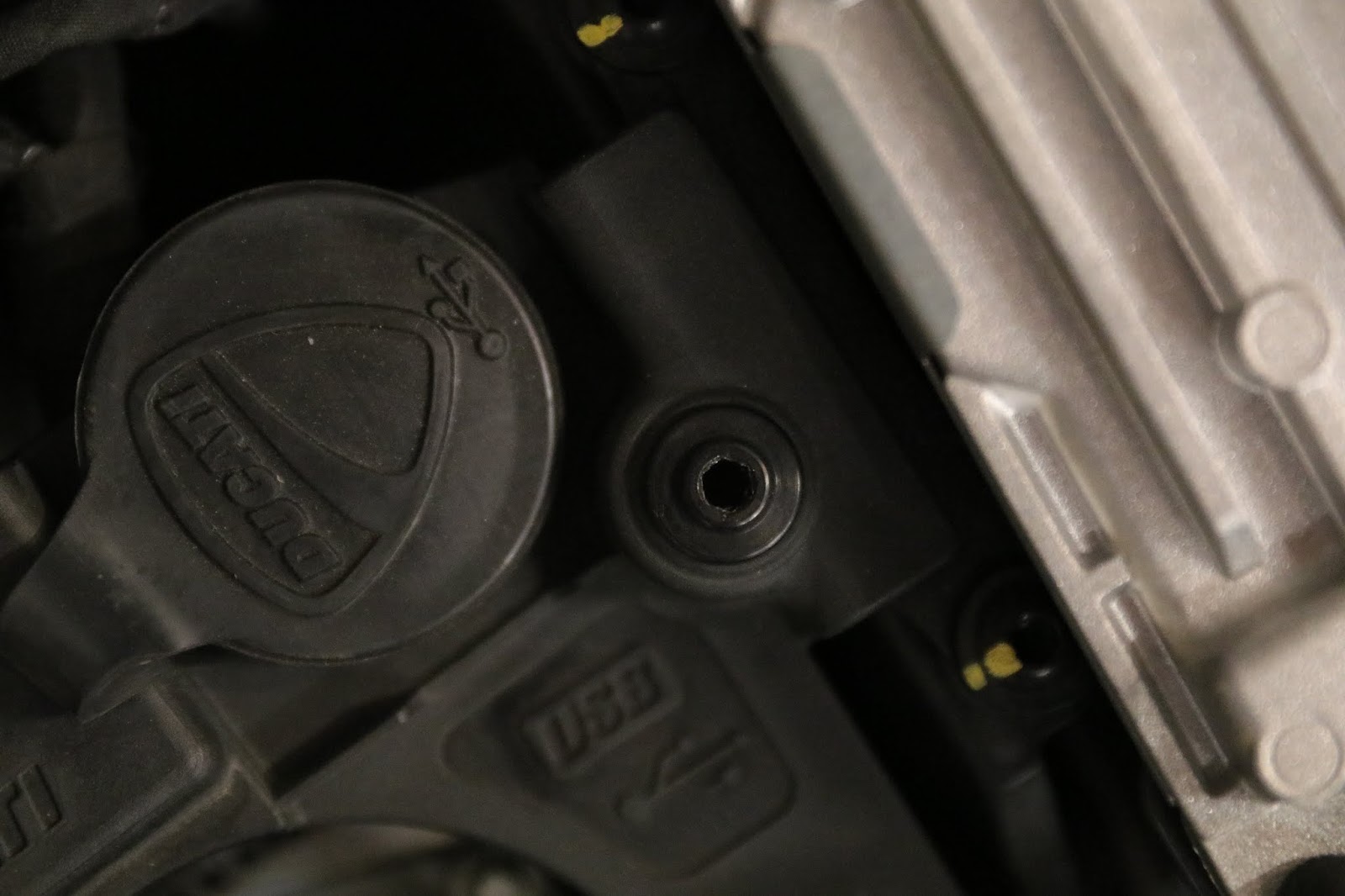 OldMotoDude Replacing the battery on my 2015 Ducati Scrambler