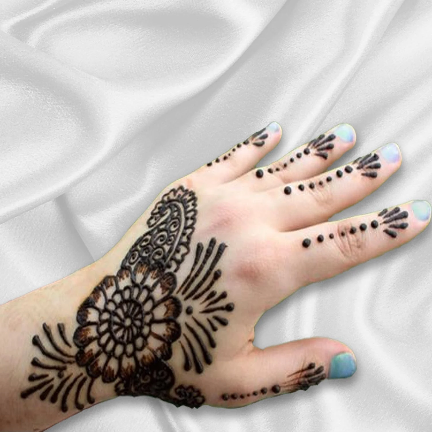 Mehandi Desings for Kids – Beautiful Simple Mehndi Designs # 10