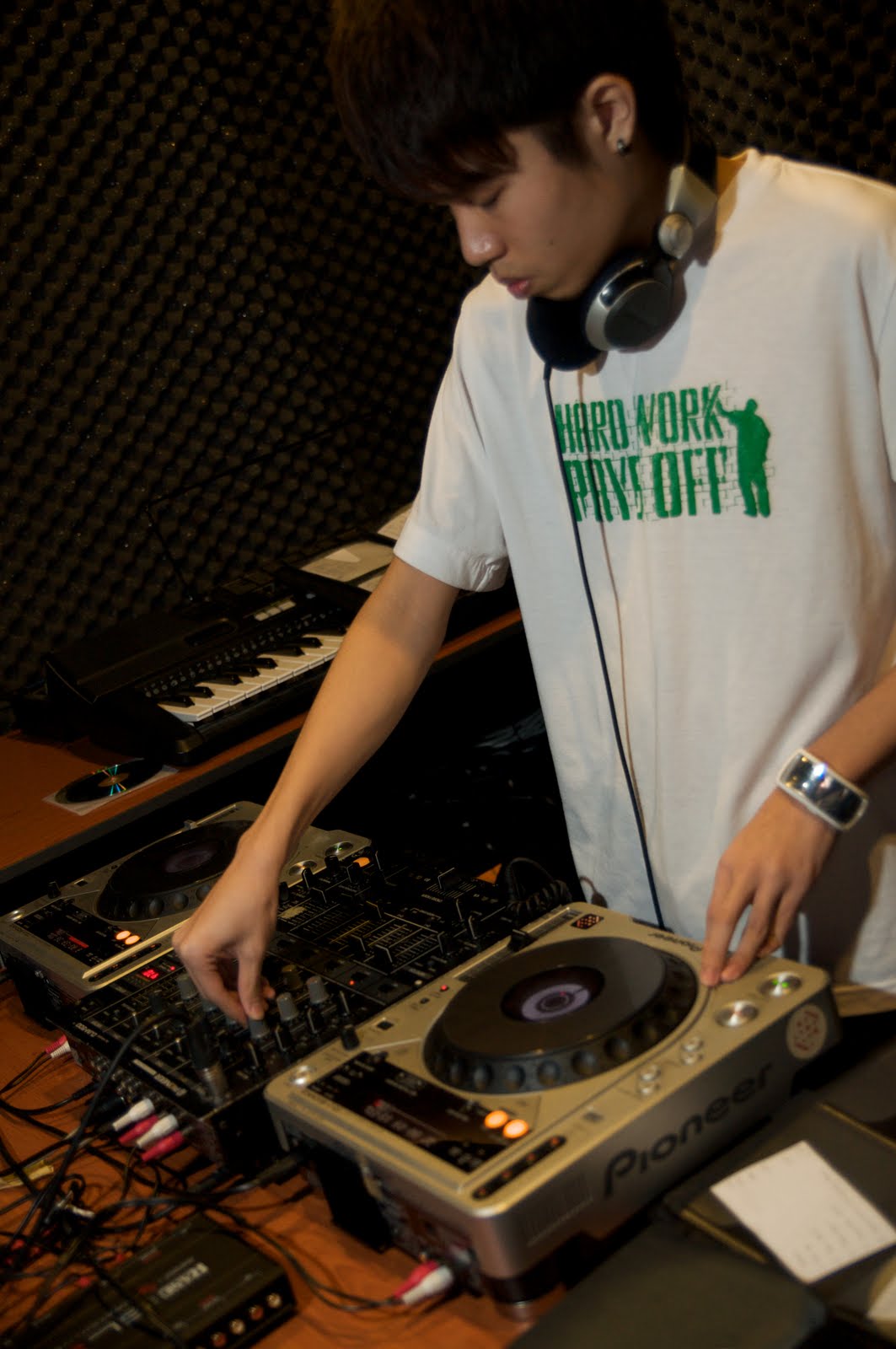 Buy Sell Trade DJ equipment malaysia. cheapest lowest price. pioneer