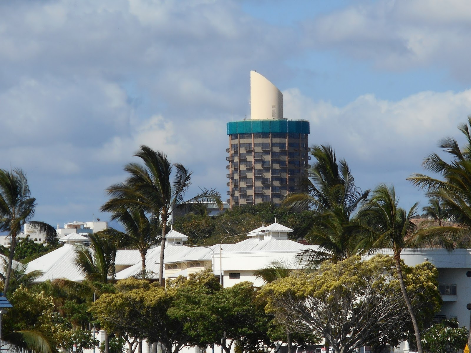 Little Darwin SUGAR SHAKER SHOOK UP A LA RAFFLES STYLE