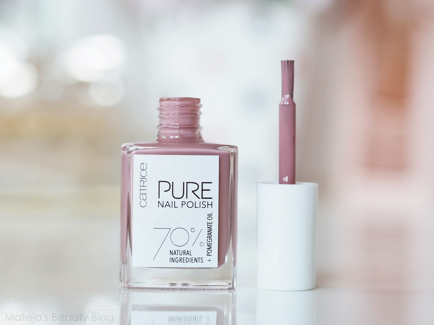 лак для ногтей `catrice` pure nail polish тон 05 purity (винный нюд). Pure. Pure nail. формальдегидная смола в лаках для ногтей. Creamy nail.