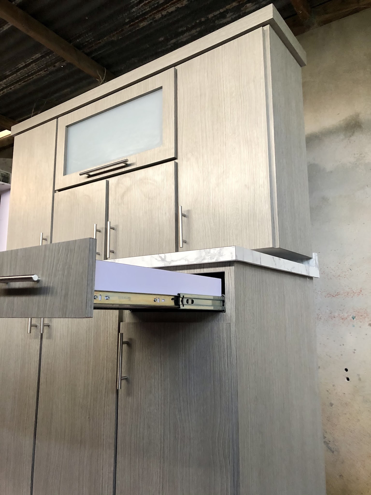 Gabinete en pvc de 5 pies color madera clara