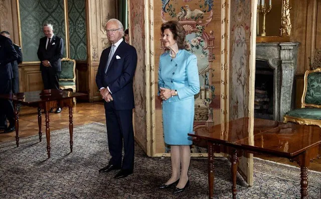 King Carl Gustaf and Queen Silvia presented the Prince Eugene Medals. The Queen wore a blue blazer skirt suit