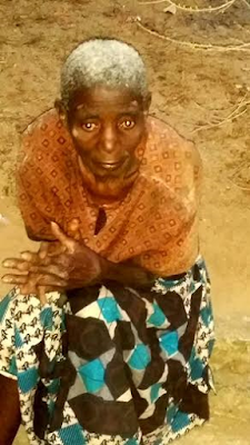 Pics: Old woman with Dementia found wandering streets of Calabar yet to be identified