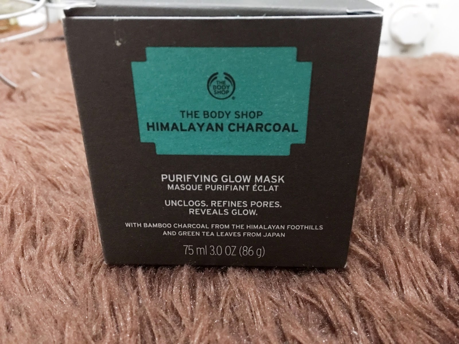 Download Review The Body Shop Himalayan Charcoal Purifying Glow Mask PSD Mockup Templates